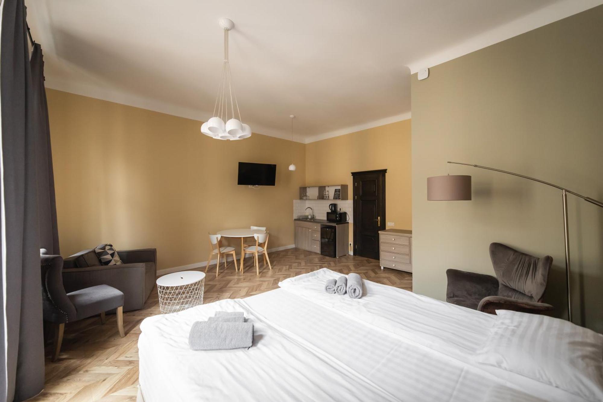 Apartments Justlvivit At The Rynok Square Buitenkant foto